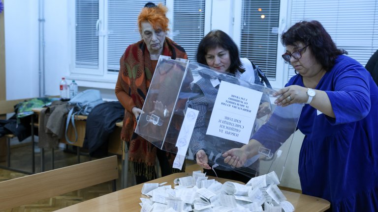 При 100% паралелно преброяване: Кои са новите кметове в 12 областни града