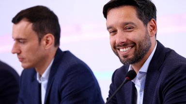 Въпреки това той смята себе си за подходящ за позицията