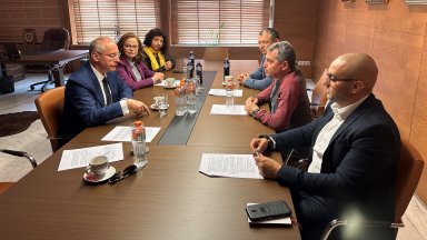 Участниците в срещата коментираха необходимостта демографската политика да се превърне