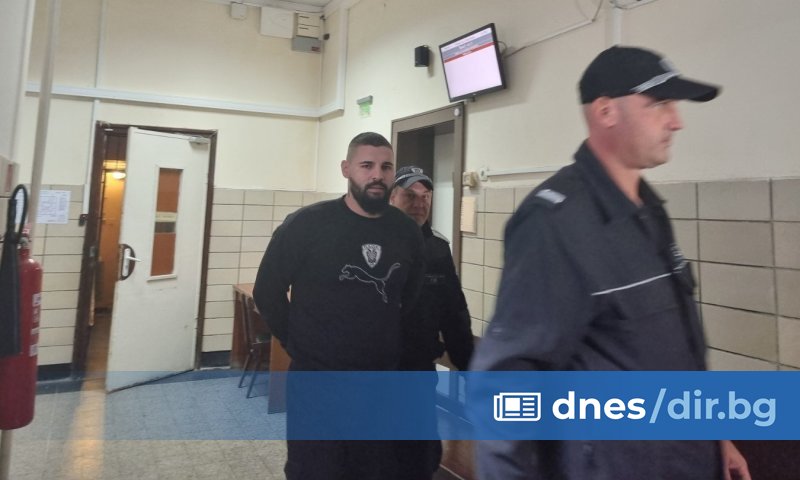 Георги Николаев е обвинен за нападение с макетно ножче над