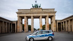 115 000 евро ще струва възстановяването на Бранденбургската врата, напръскана от екоактивисти