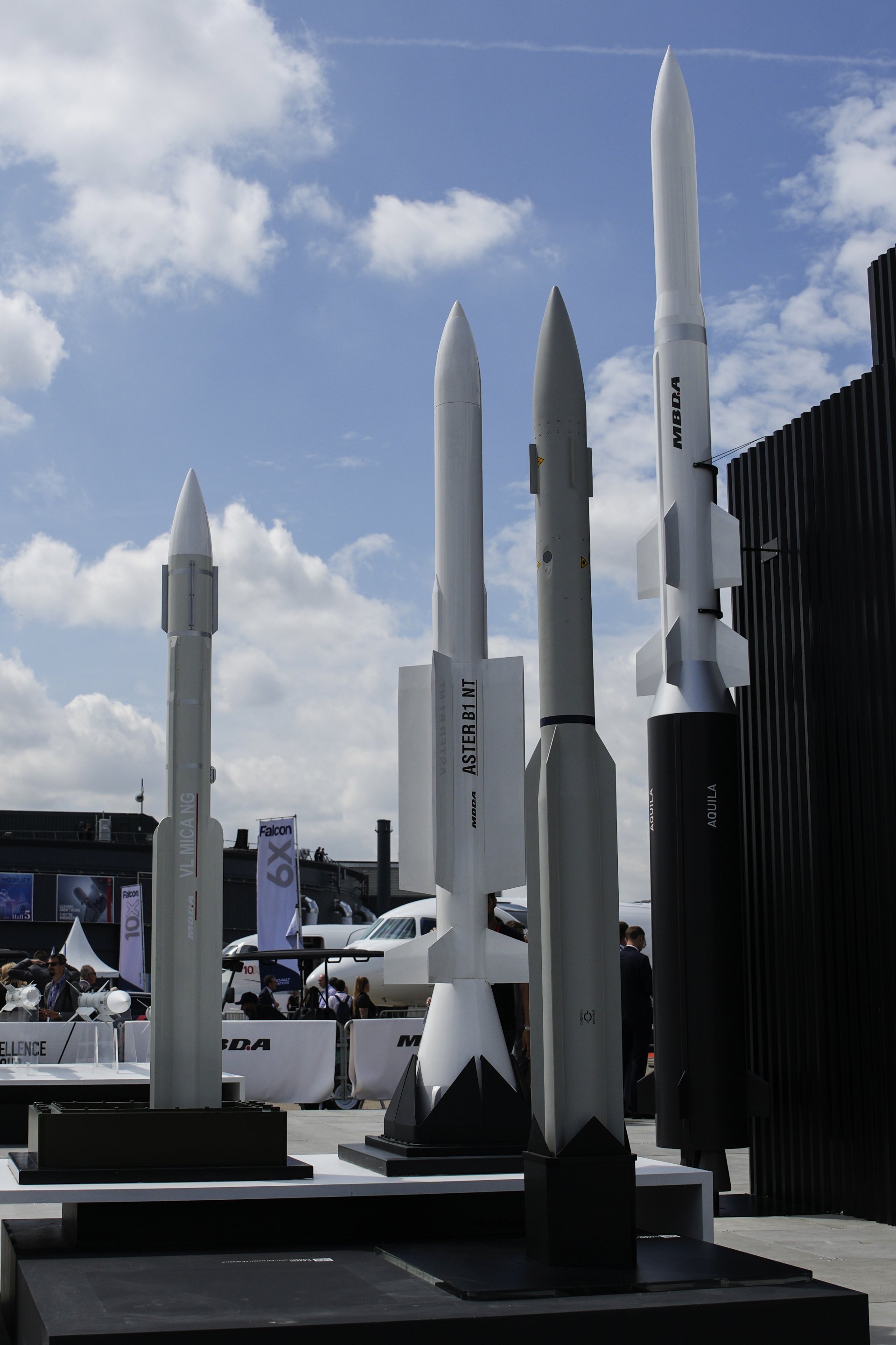 Британската отбранителна компания Ем Би Ди Ей представя свои ракети на изложение в Париж през юни тази година