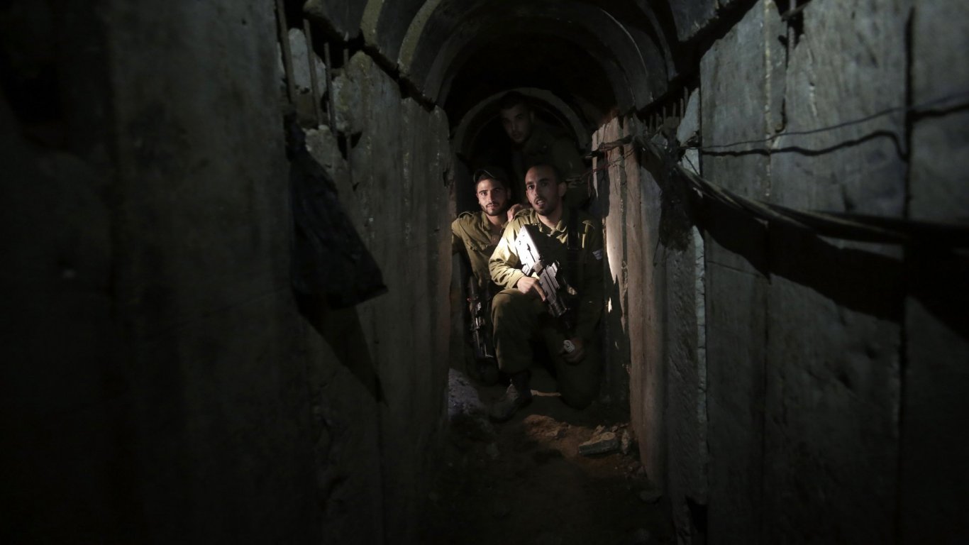 Израелската армия съобщи, че е унищожила 130 тунела на "Хамас"