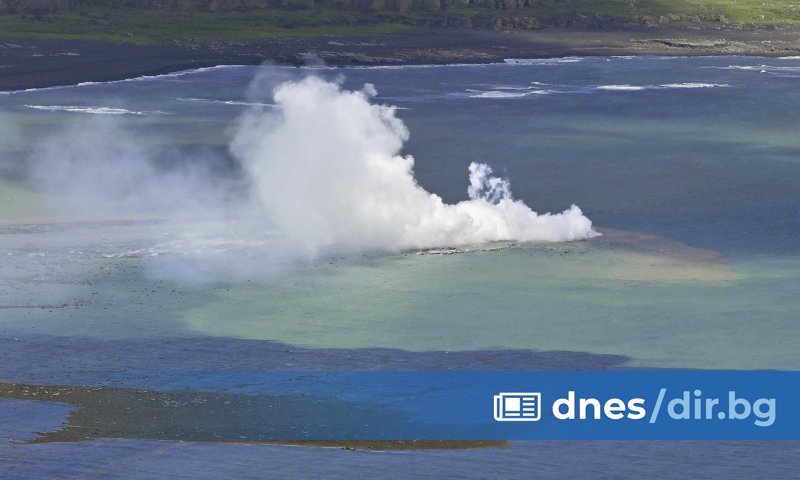 Снимка: YouTube скрийншот В момента изригването продължава, въпреки че изглежда