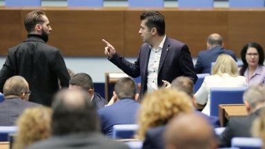 Мотивът за вота на недоверие е неспособността правителството да гарантира