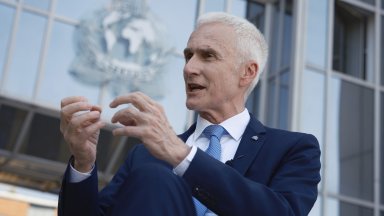 Русия е страна която си сътрудничи с Интерпол и ако