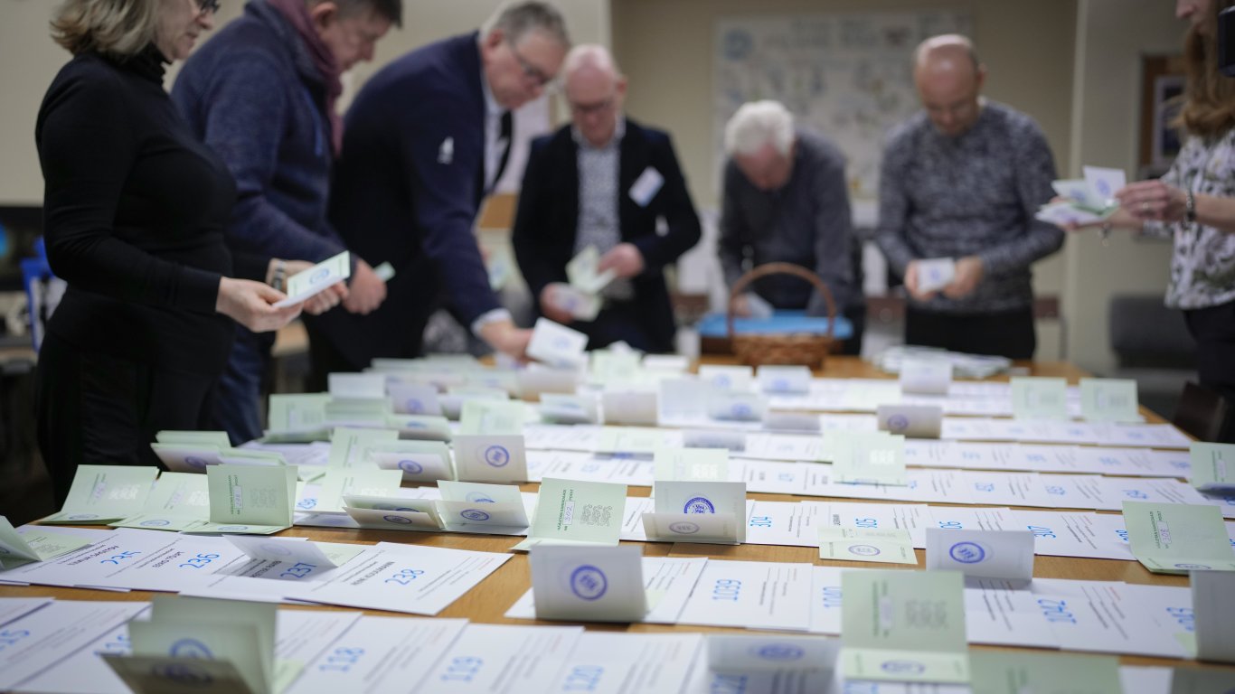 В Естония ще могат да гласуват чрез приложение за телефон