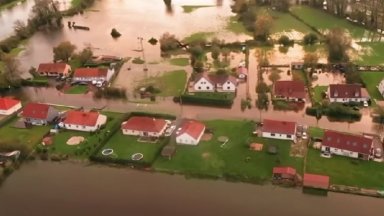  Потоп във Франция, под вода са къщи, ниви и стопанства (видео)