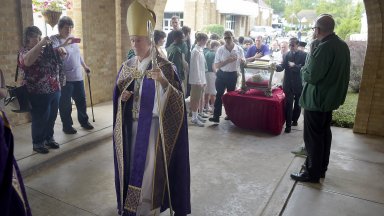 Стрикланд е на 65 години което означава че му остават