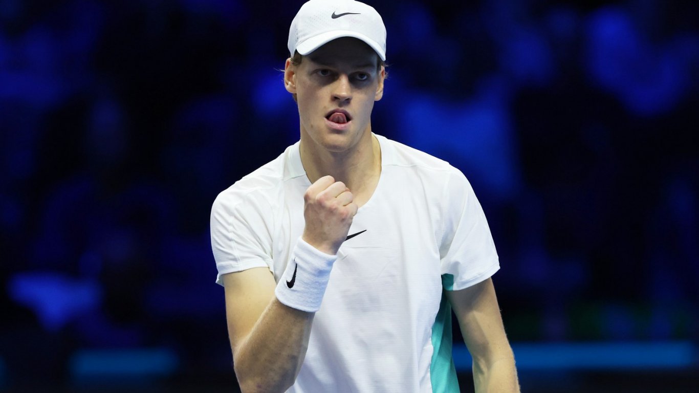 Синер показа по-добрата си форма от Циципас на старта на ATP финалите (видео)