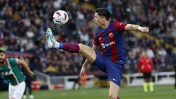 Два гола на Левандовски спасиха неубедителната Барселона