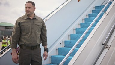 "Дясната ръка" на Володимир Зеленски подаде оставка