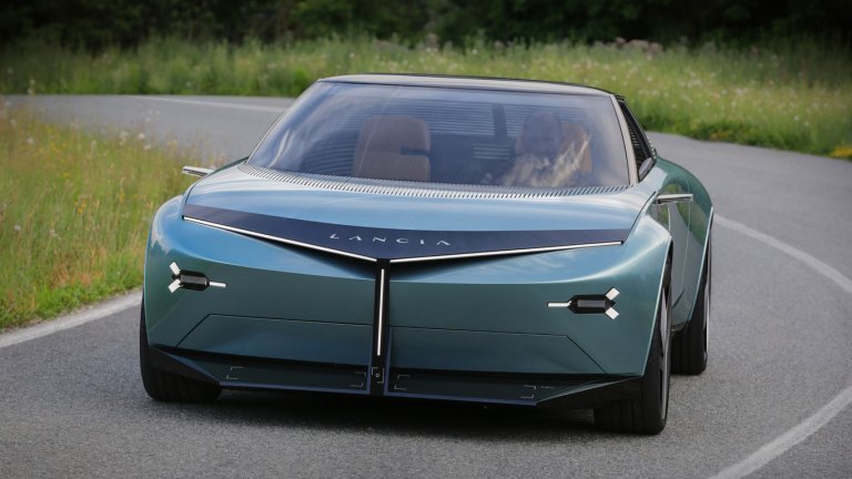 Lancia се завръща в Европа през 2024 година с Ypsilon