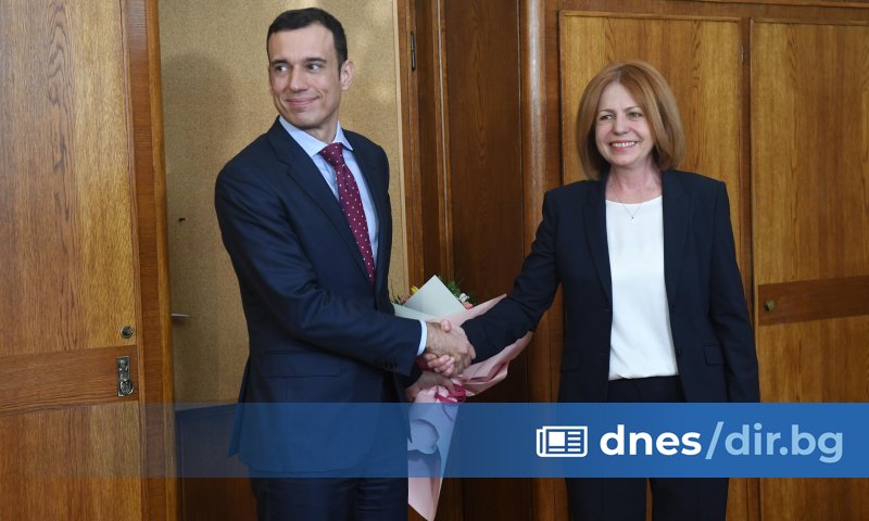 Тя самата е работила два мандата без мнозинство на групата