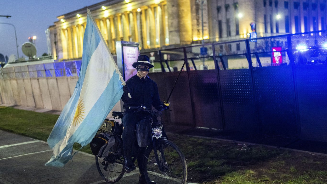 Само дни преди президентския вот: аржентинската инфлация стигна 143%
