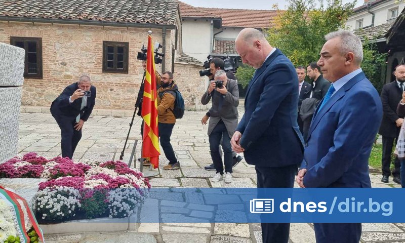 В двора на църквата Св. Спас председателят на Народното събрание