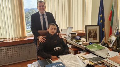 Става въпрос за поредния клип с насилие между деца в