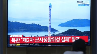 Севернокорейският лидер Ким Чен Ун е проследил изстрелването отбеляза севернокорейската