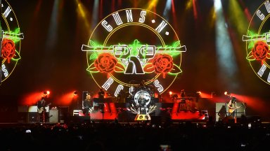 Бензова съди Guns N' Roses за авторски права, обвинява мениджъра им в сексуален тормоз