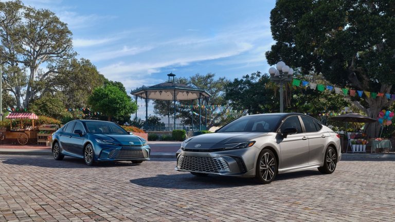 Новата Toyota Camry дебютира в Америка