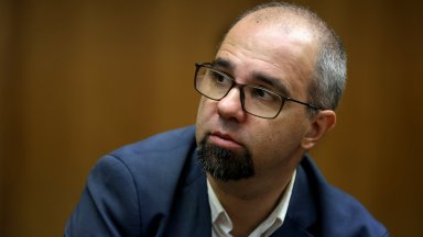 Сглобката се опитва да провокира Радев да направи нещо сега