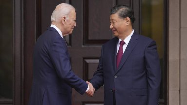Си и Байдън си размениха новогодишни поздрави навръх 45-ата годишнина на дипломатическите отношения