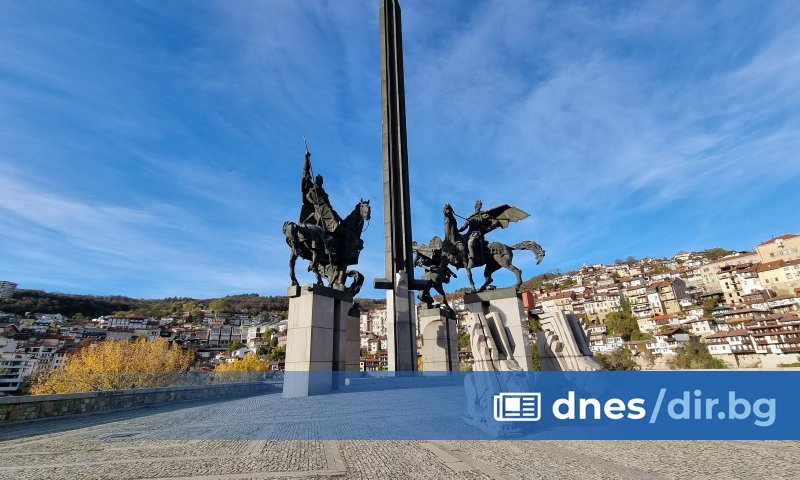 Снимка: БТА Да сторят поклон пред подвига на дедите и