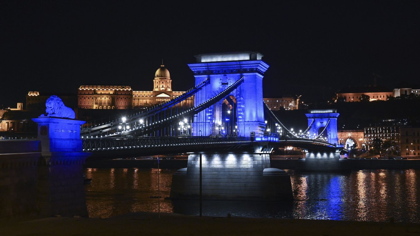 Унгария връща програмата "златна виза"