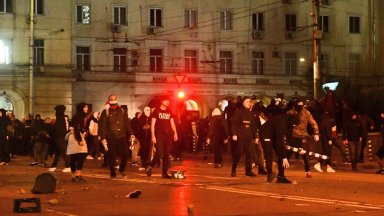 Под ударите на полицейска палка след Всички на земята Георги Вълчев