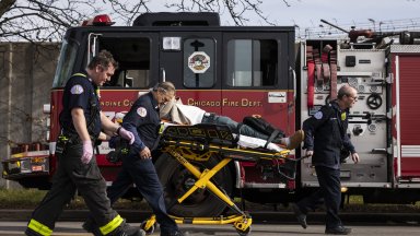 Снимка AP БТА Влакът в който пътували 31 пътници и седем