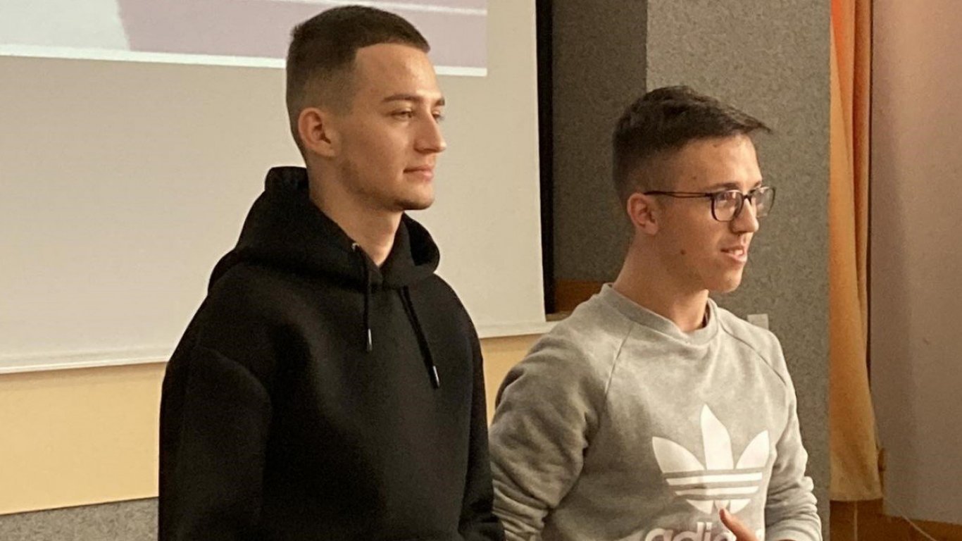 Ученици дариха средства за лечението 19-годишния волейболист, оцелял при катастрофата край Ловеч