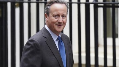 Бившият премиер бе приет в Камарата на лордовете след като