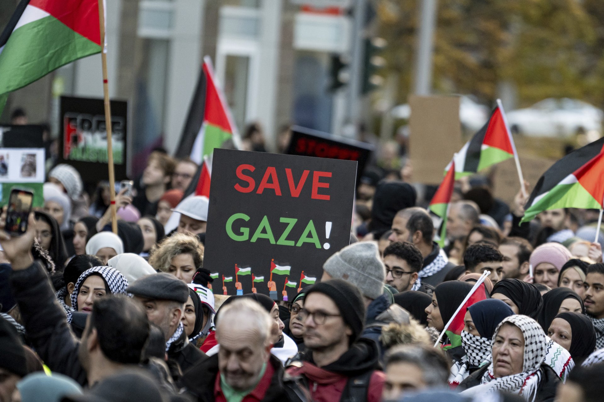 Демонстрацията в Берлин за спиране на ударите срещу Газа