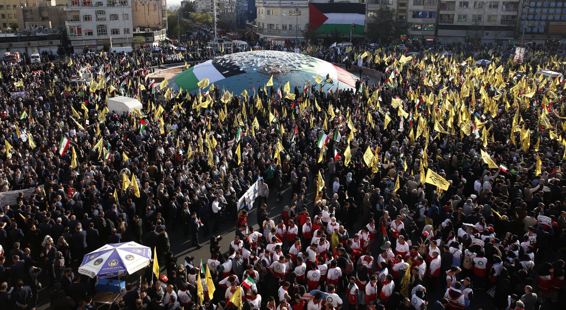 На протеста в Иран запалиха израелското знаме
