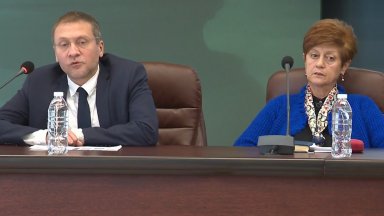 Направени са претърсвания на общо 30 адреса 14 от които