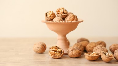 Яжте орехи всеки ден преди лягане и вижте какъв ще е ефектът