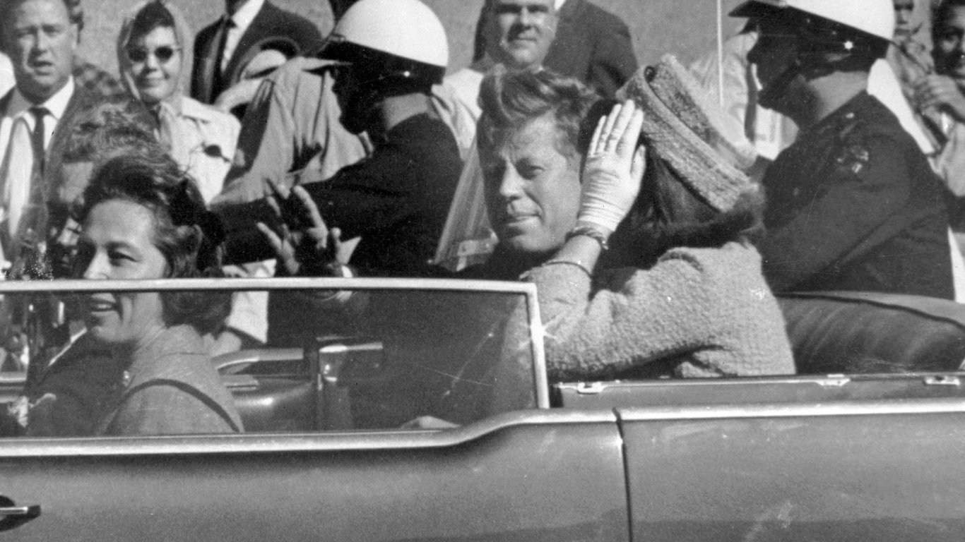 Преди 60 г.: Америка загуби най-харизматичния си президент (снимки)