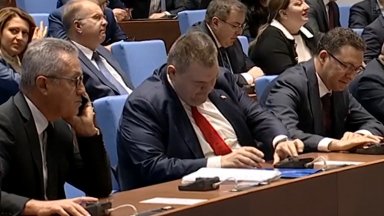 71 депутати гласуваха за 155 против няма въздържали се Регистрираните депутати