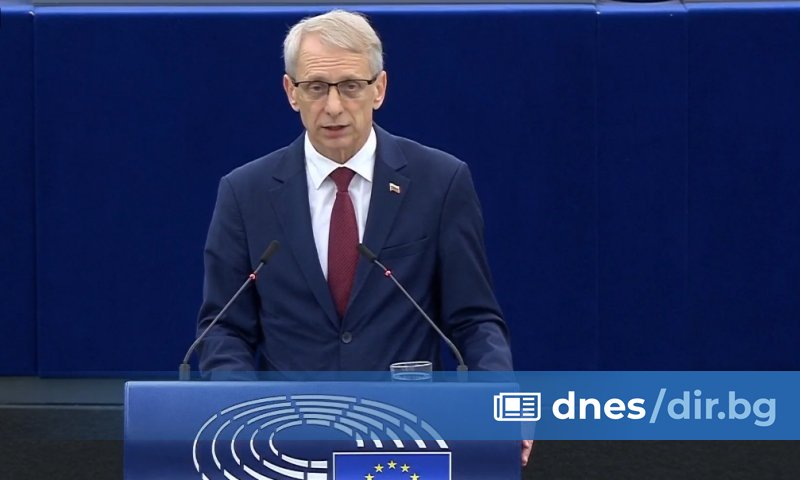 За мен е чест да застана пред вас, представителите на