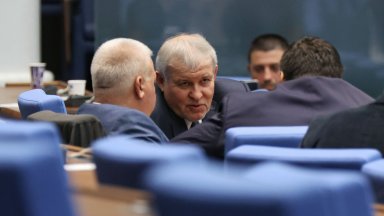 По рано днес парламентът отхвърли втория вот на недоверие към кабинета