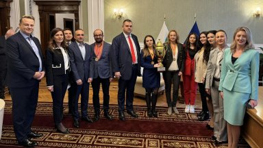 Гордея се с вас за това че с таланта си