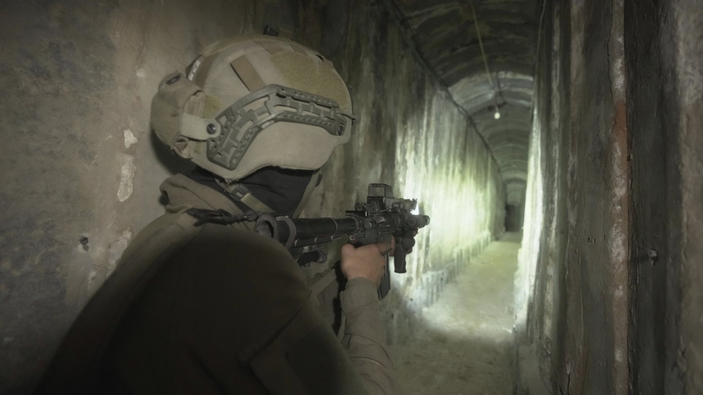  4-дневното примирие между Израел и Хамас се отлага, показаха тунел под болницата "Аш Шифа" 