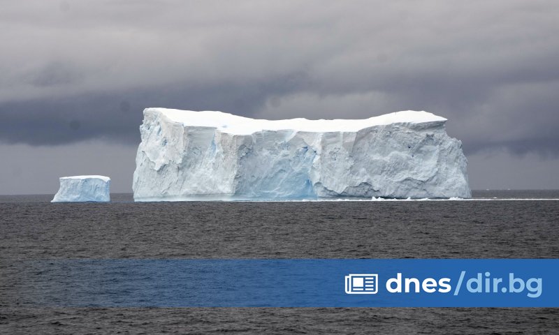 Снимка: Най-големият айсберг в света се движи отново след 30 години
