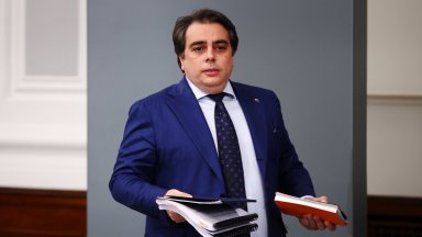 Асен Василев: Президентът се е изказал с фалшива новина, няма да продаваме държавни земи