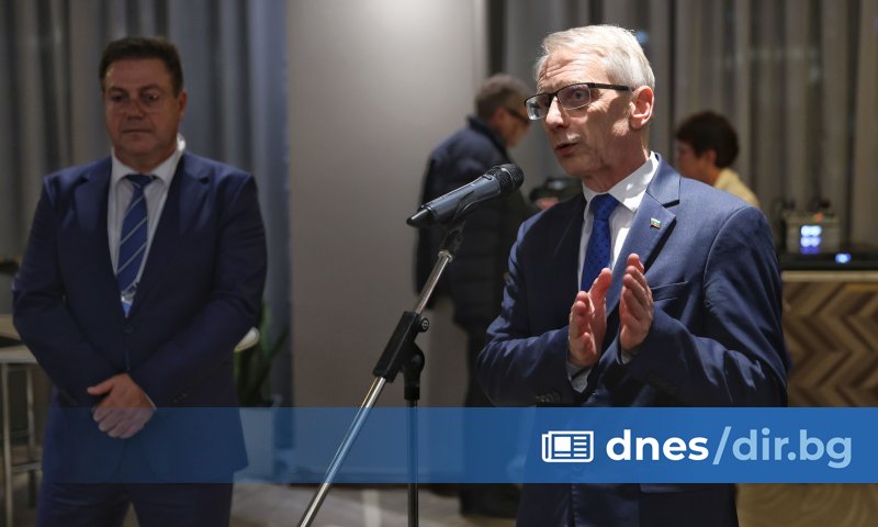 Няма как да свършим работа без да се разбираме, но