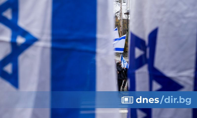 Израелски служители от областта на сигурността в момента проверяват списъка,