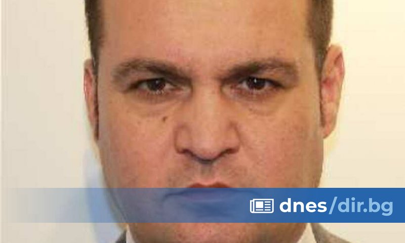 След произнасянето на присъдата той беше обявен за издирване, тъй