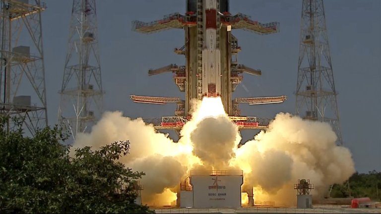 Полетът на индийския космически апарат "Адитя-L1" навлиза в последна фаза