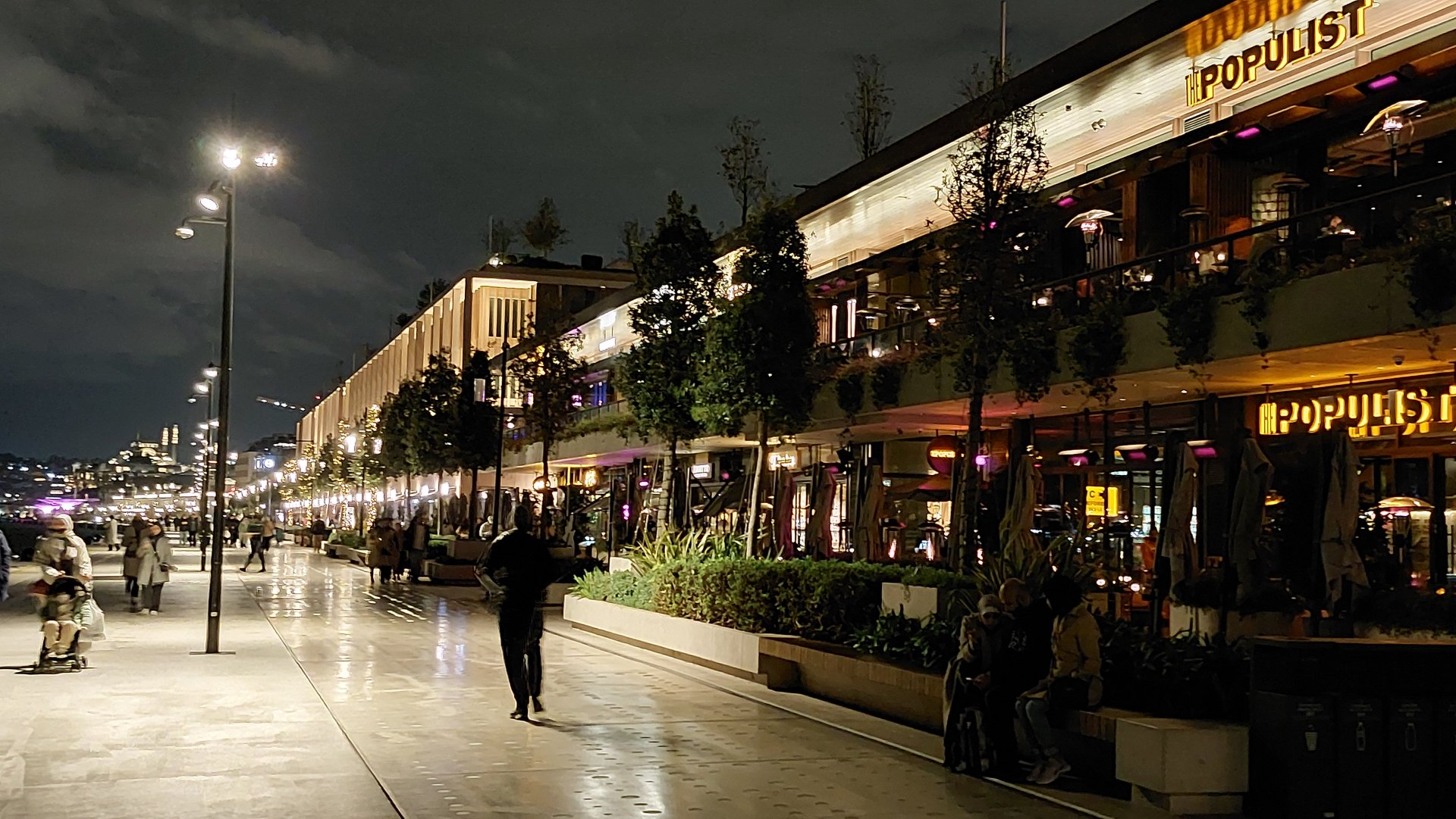 Един от новите градски хъбове на нощния живот на Истанбул