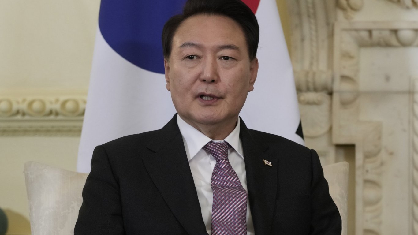 Президентът на Южна Корея смени ръководителя на националната разузнавателна служба